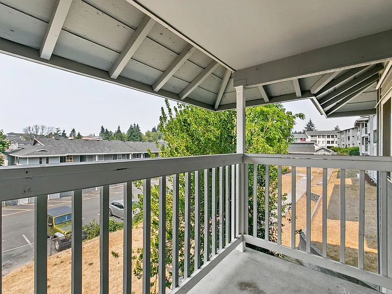 Park Ridge Apartments — Photo 47