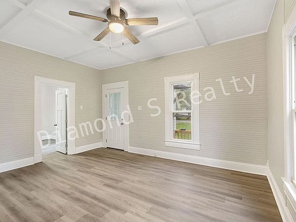 2nd image of 240 E Mill St