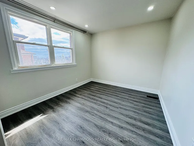 196 Caledonia Rd #2 — Photo 14