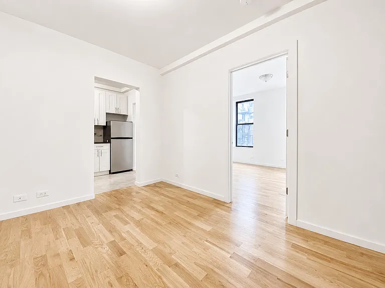 1270 1st Ave #3B — Photo 2