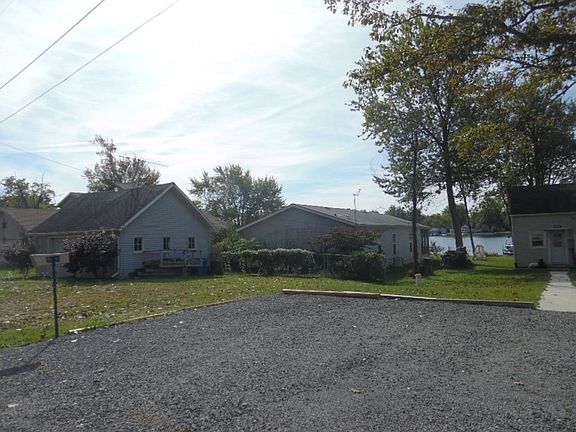 4th image of 2466 E Shirley Ave