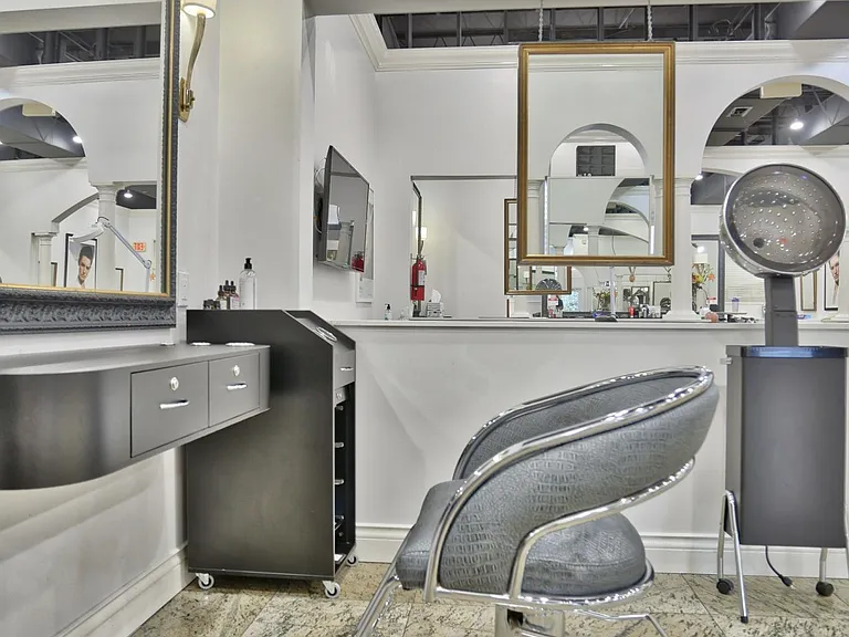 520 Biltmore Way — Photo 8