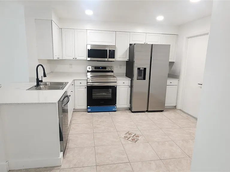 1599 Veracruz Ln — Photo 9