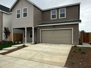 4418 Sussex Ave, Clovis, CA 93619