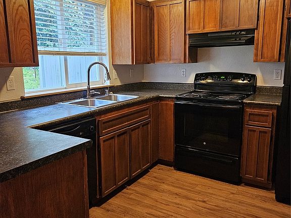 5th image of 5512 99th Street Ct E