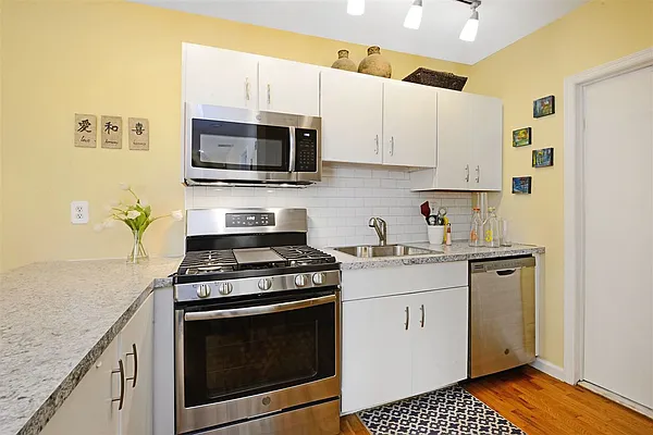 Rented by null | media 6