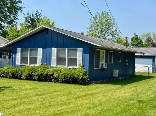 217 Evans St, East Tawas, MI 48730