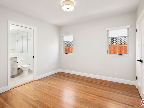 4th image of 1108 Marine St