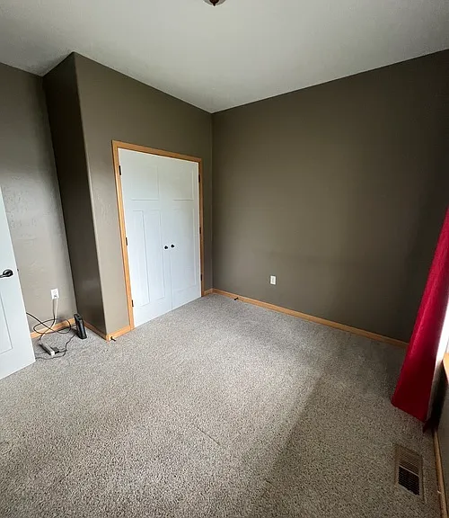 Downstairs Bedroom/Office - 11'x11'