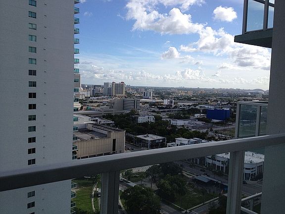 2nd image of 1900 N Bayshore Dr APT 2605