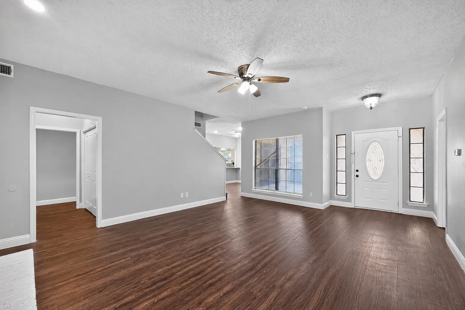 5 bed, 2.5 bath, 2549 sqft, $3,575 — Photo 3