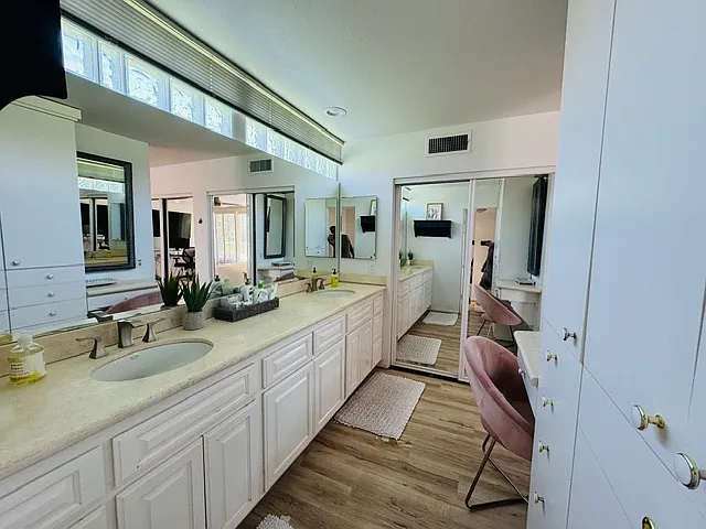 47760 Eisenhower Dr — Photo 7