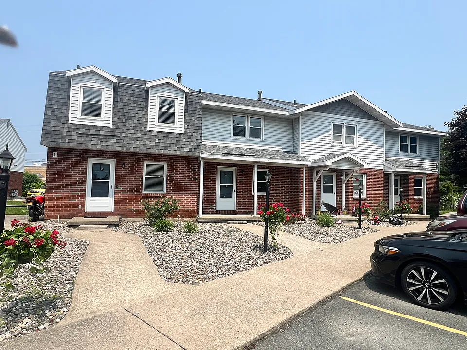 Shaker Heights Apartments