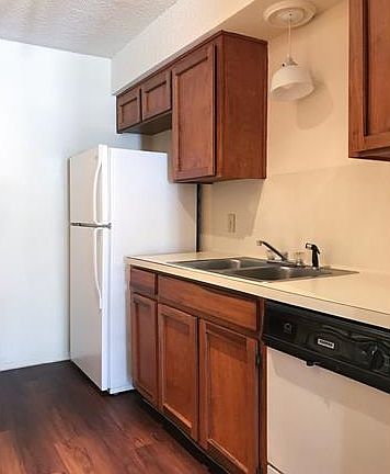 5th image of 1203 W 49th St APT H