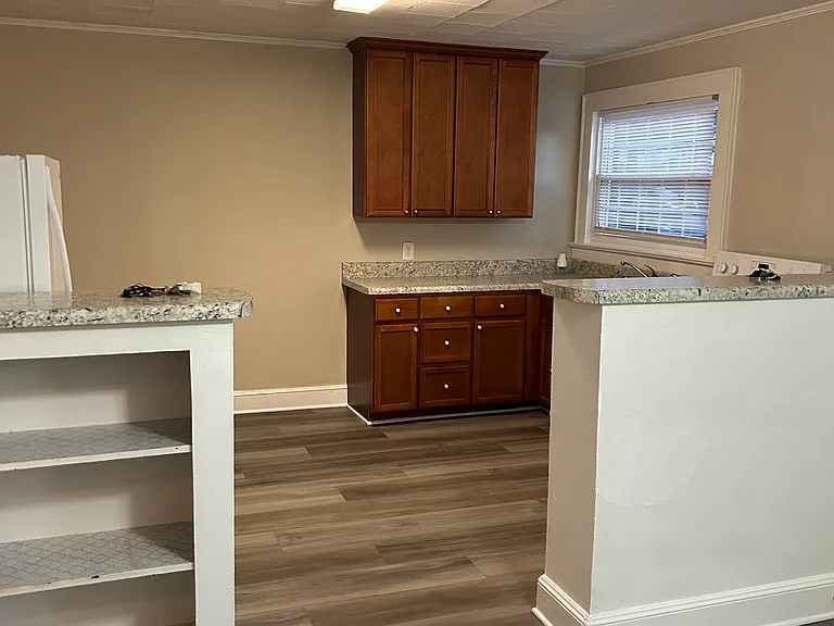 305 Stowe Ave — Photo 3