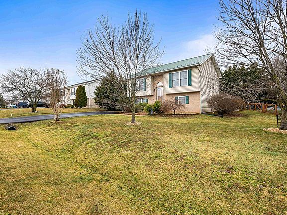 3rd image of 9437 Millet Cir
