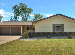 1385 Cooper Rd, Hoffman Estates, IL 60169