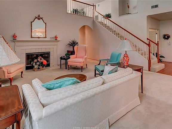 3rd image of 10 Prestwick Ct