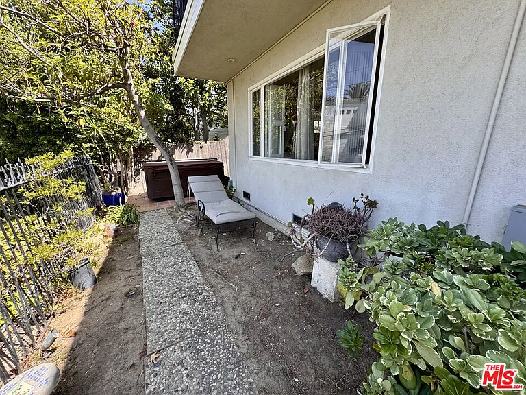 7756 Torreyson Dr #A — Photo 35