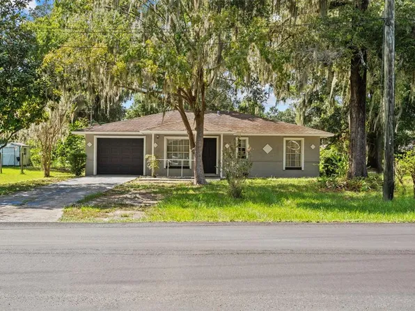 605 4th St, Wildwood, FL 34785