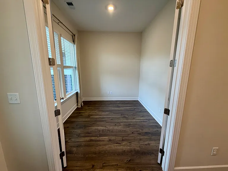 310 Buckwood Ln — Photo 6