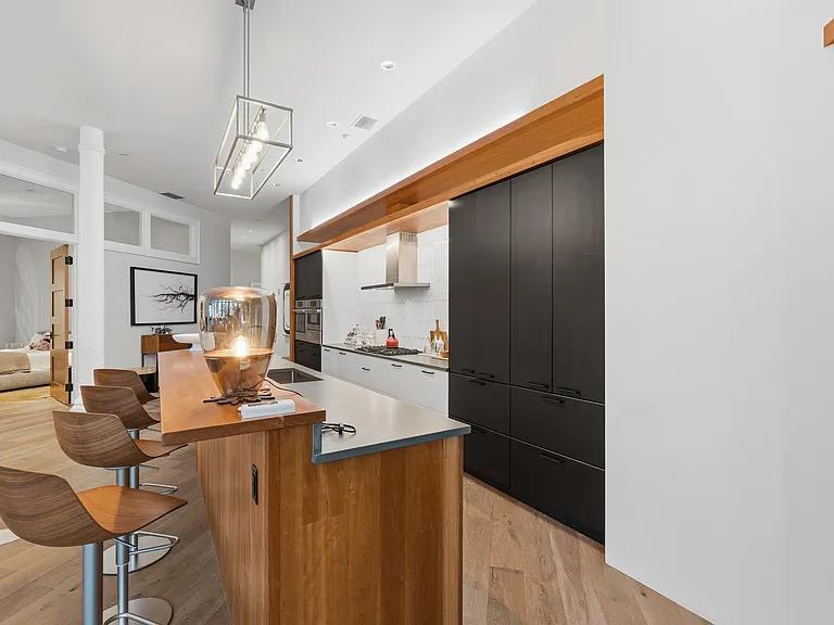 824 Liberty Ave #201 — Photo 15