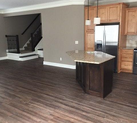 3rd image of 2998 Creekside Ct