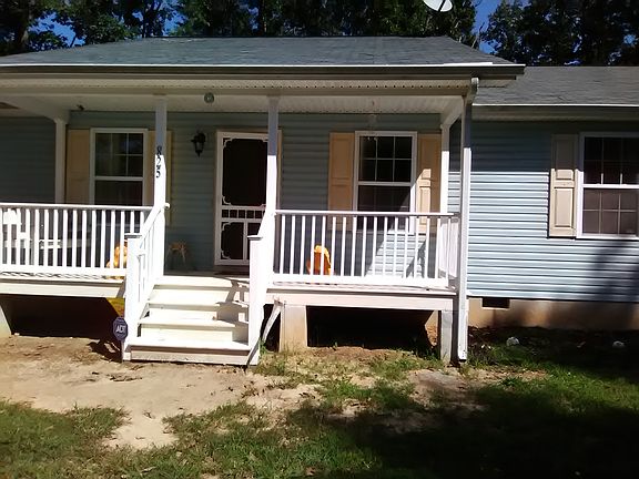 2nd image of 825 Chesapeake Dr
