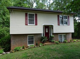 6318 Venable Rd, Kents Store, VA 23084