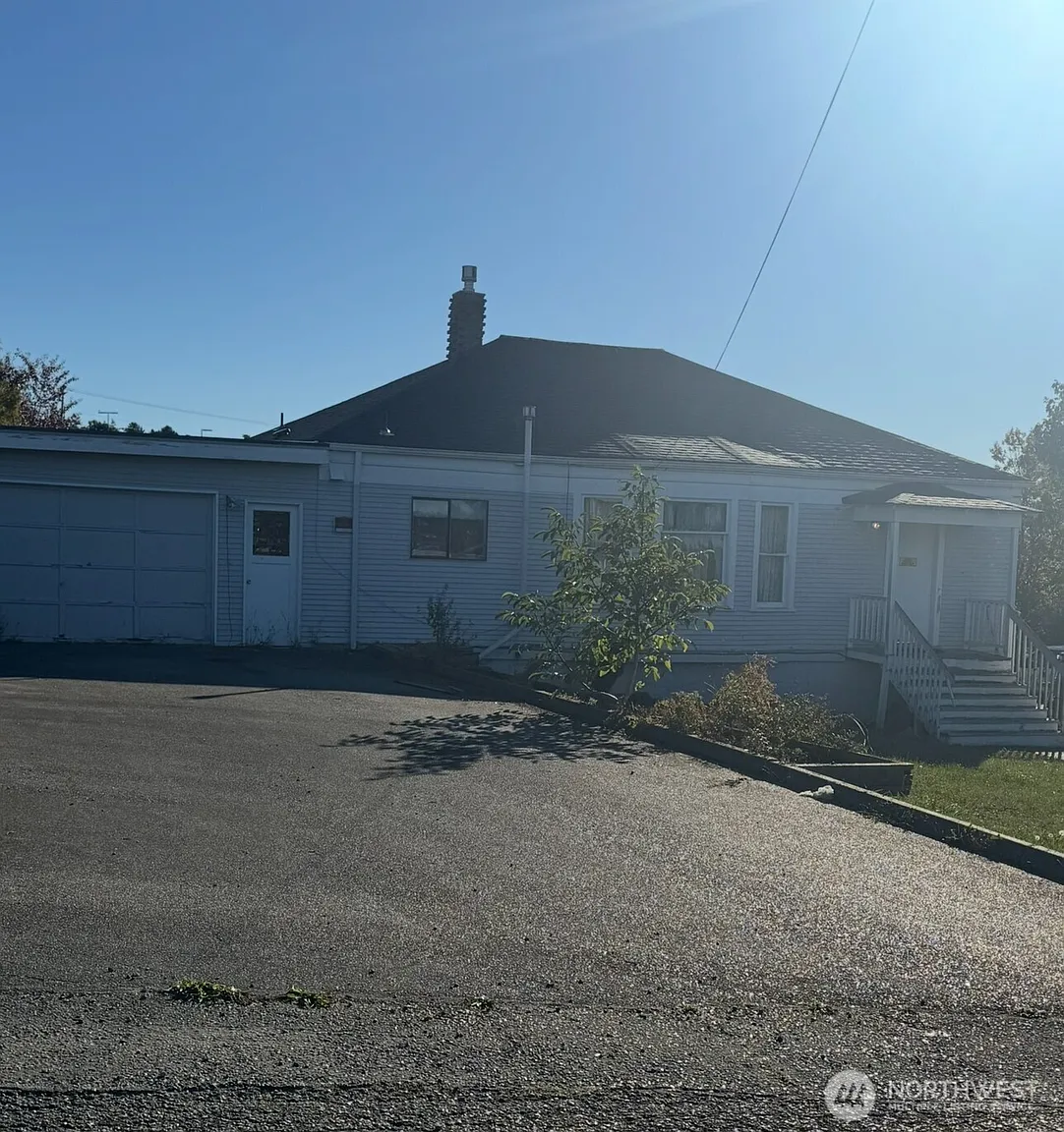 970 SE Pasek photo 1