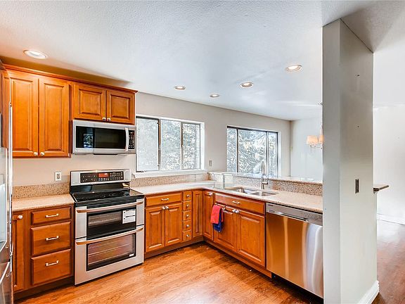 4th image of 1059 Genesee Vista Rd