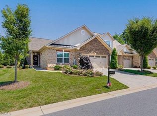 2926 York Place Dr, Walkertown, NC 27051