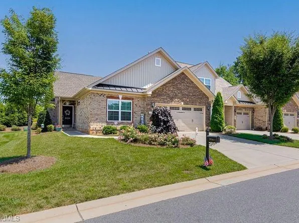 2926 York Place Dr, Walkertown, NC 27051