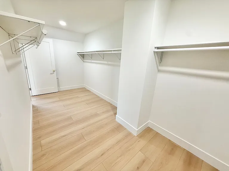 2902 E Winfield Ave — Photo 32