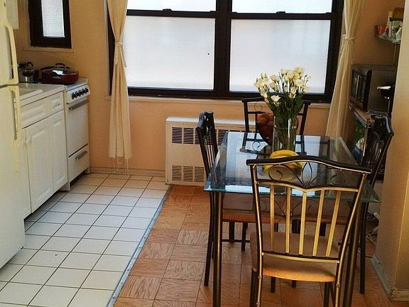 2nd image of 305 E 40th St APT 8T