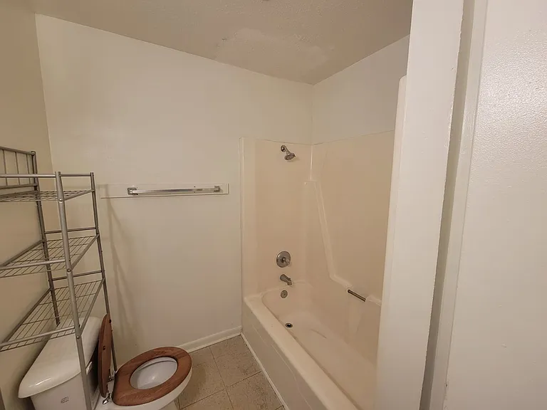 County View Apartments — Photo 39