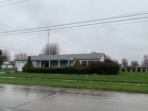 2nd image of 610 W 11th St