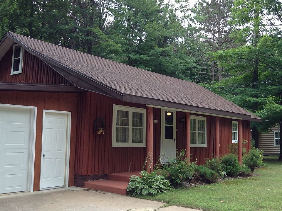 Front of house & garage