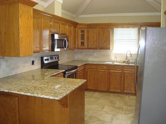 4th image of 515 Parklane Dr