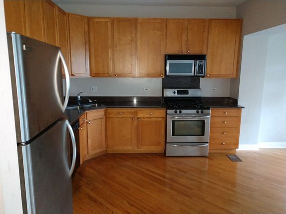 2nd image of 1126 W Farwell Ave #1