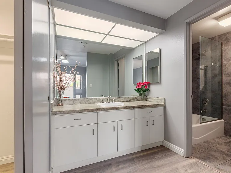 620 State St #123 — Photo 28