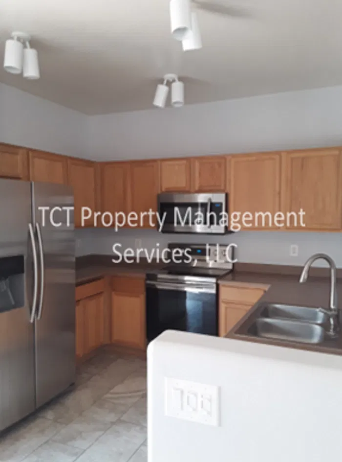 3 bed, 2.0 bath, 1260 sqft, $1,895 — Photo 3