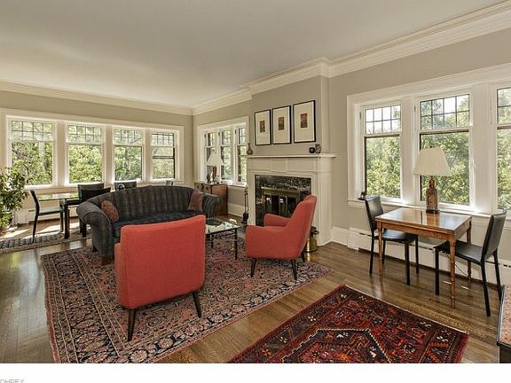 3rd image of 2425 N Park Blvd APT 3
