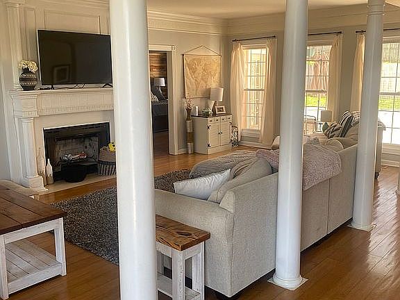 4th image of 2702 Wakefield Dr