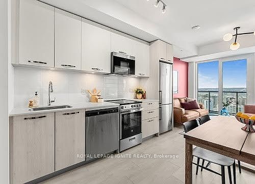 3rd image of 75 James St S #912