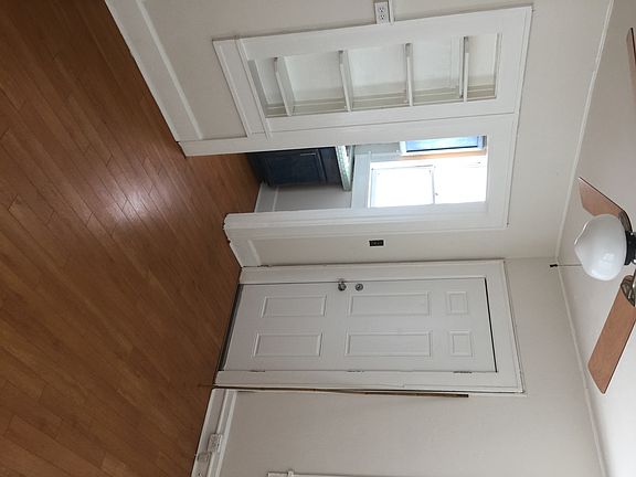 4th image of 215 5th St N APT 1