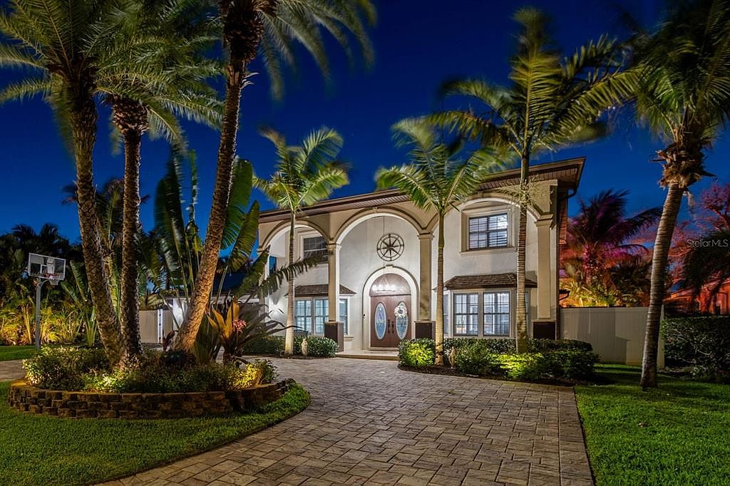 10127 Paradise Blvd, Treasure Island, FL 33706 | MLS #TB8490499