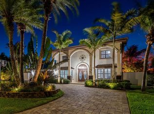 10127 Paradise Blvd, Treasure Island, FL 33706