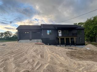 3 Meadow Ln, Oxford, ME 04270
