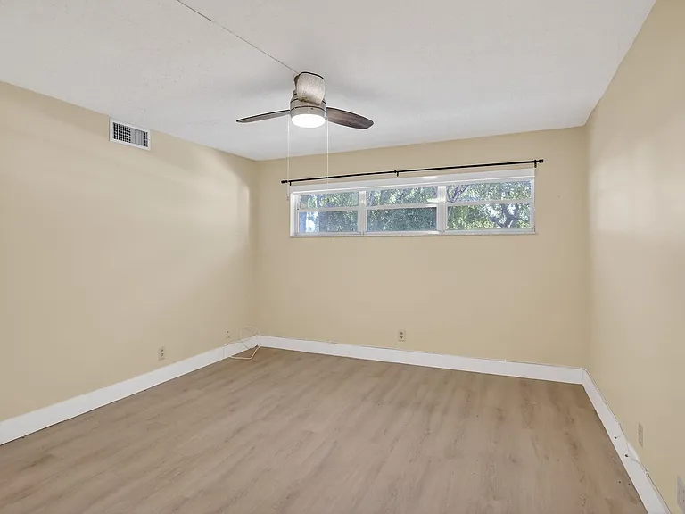 830 S Hollybrook Dr #204 — Photo 4